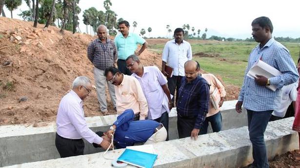 Field inspection held in Vellore for Kudimaramathu works - The Hindu