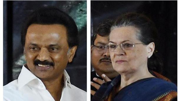 Stalin, Sonia Gandhi phone call sealed pact between DMK and Congress