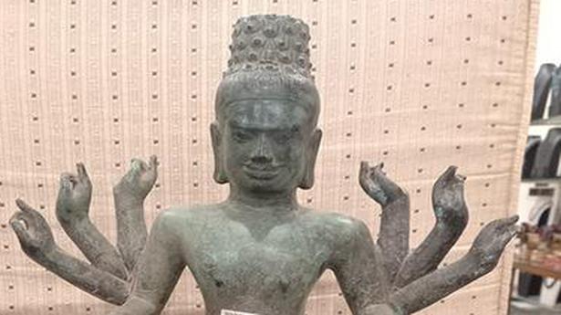 5 antique idols seized from popular art gallery in city