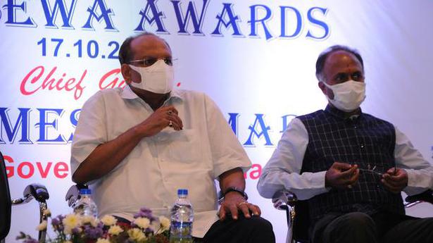 National News: Dak Sewa awards presented