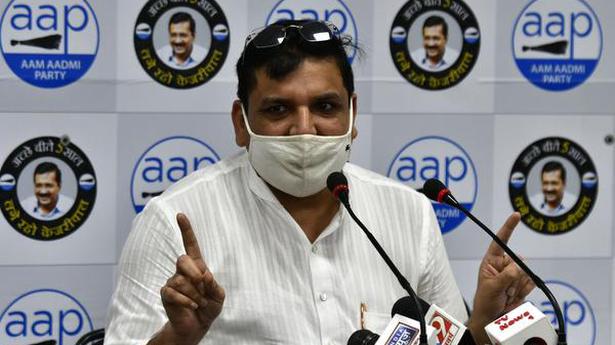 AAP to push Delhi model in U.P. but focus is on party’s temple run