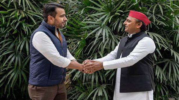 Jayant Singh, Akhilesh meet, inch closer to poll tie-up