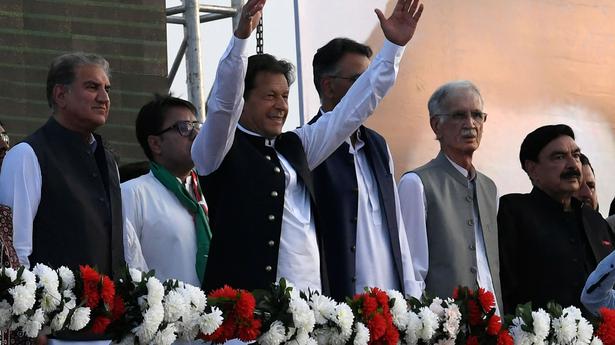Won’t strike deal with Opposition even if my government falls, says Imran Khan