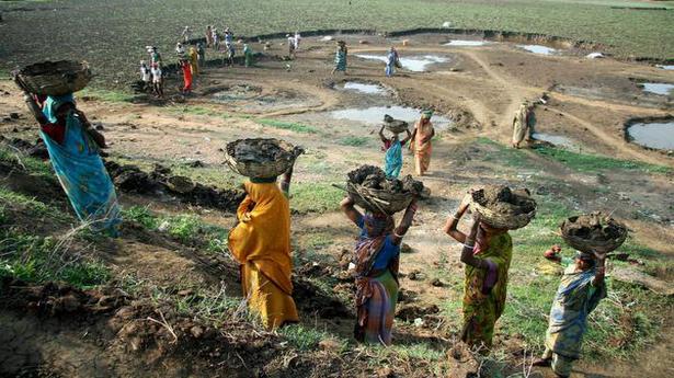 National News: ₹3,358 crore in MGNREGA wages not paid