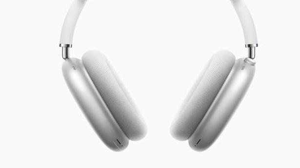 Listen up, Apple just quietly launched over-ear AirPods Max headphones… for ₹59,900