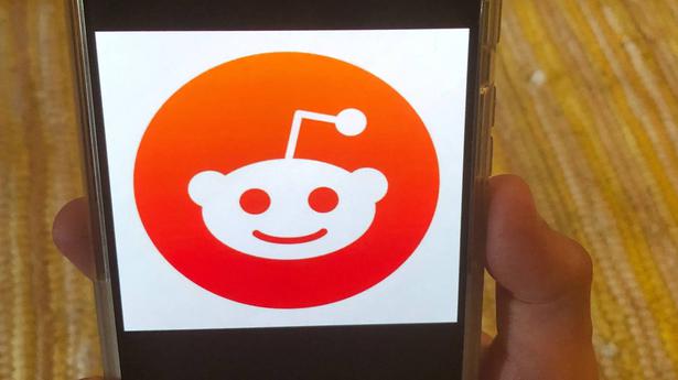 Reddit is testing a Clubhouse-like audio chat feature