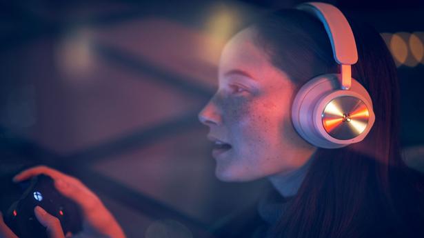 Microsoft introduces B&O wireless headphones for gamers