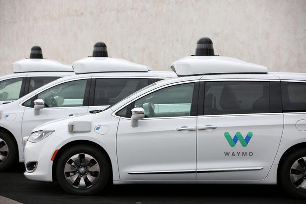 U.S. push for self-driving cars faces union, lawyers opposition