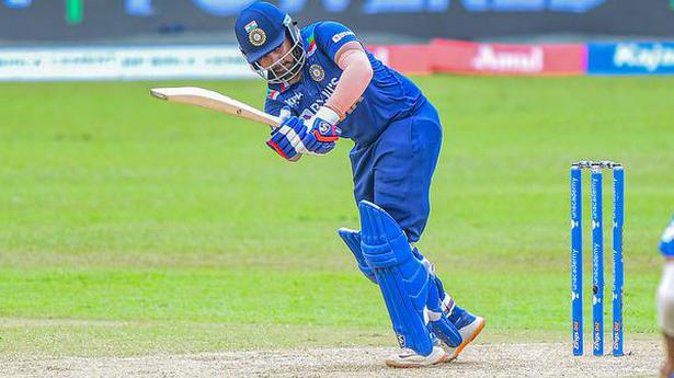 SL vs Ind | Sri Lanka opt to bowl; T20I debuts for Varun Chakravarthy, Prithvi Shaw