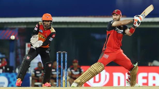 IPL 2021 | Maxwell and bowlers help Royal Challengers pip Sunrisers