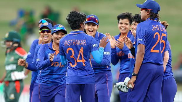 Women's WC semifinal berth at stake as India faces South Africa in must-win game