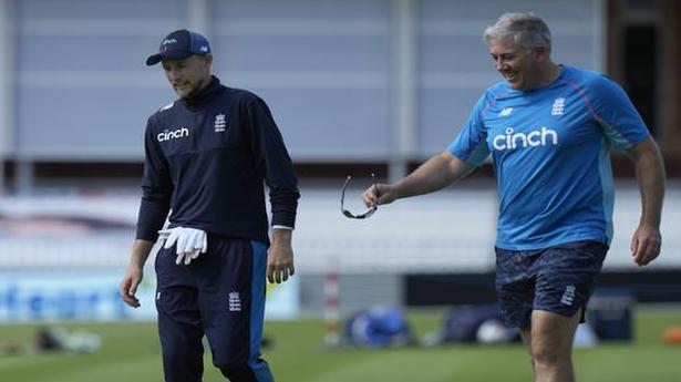 Silverwood should have asked Root, “What hell is going on”: Vaughan on bouncer tactic