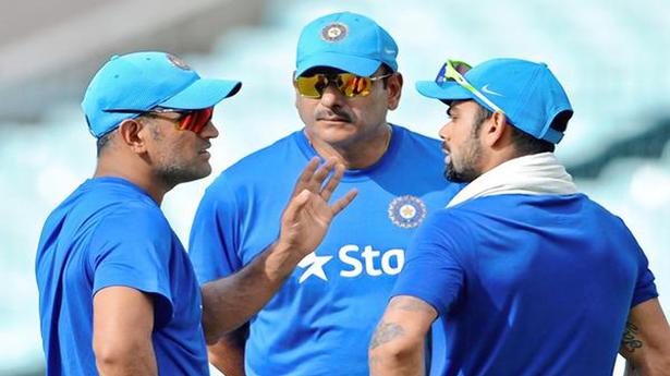 ICC T20 World Cup 2021 | Dew factor will decide whether we play extra seamer or spinner, says Ravi Shastri