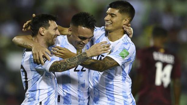 Argentina, Brazil win World Cup qualifiers; Colombia draws