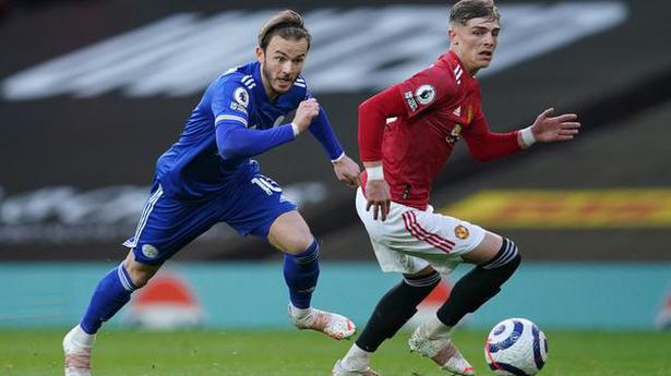 Premier League | United hands City the title by losing 2-1 to Leicester