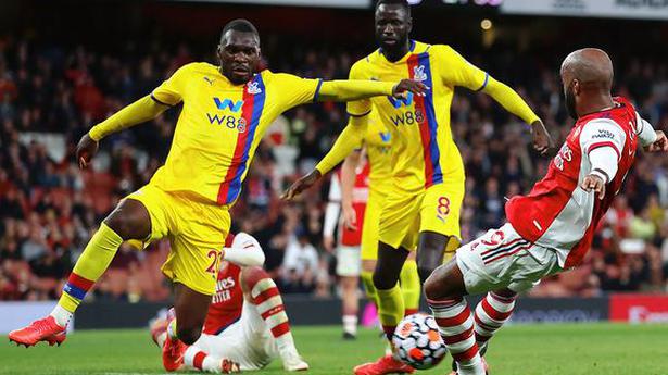 Arsenal escapes with a draw against Palace
