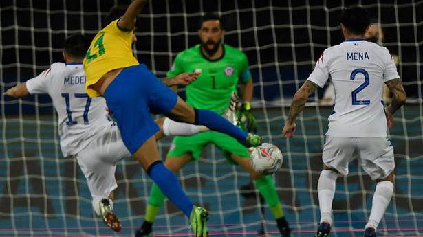 Brazil hangs on against Chile