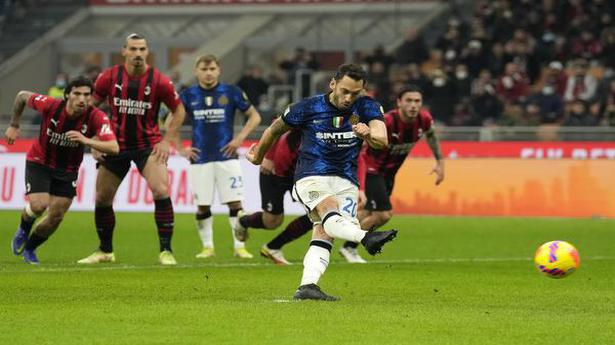 Milan miss out on top spot with derby draw