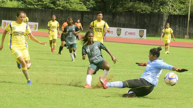 Tamil Nadu storms into the quarterfinals of National Women’s football championship