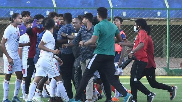 Chaos reigns as FC Bengaluru United pips Bengaluru FC