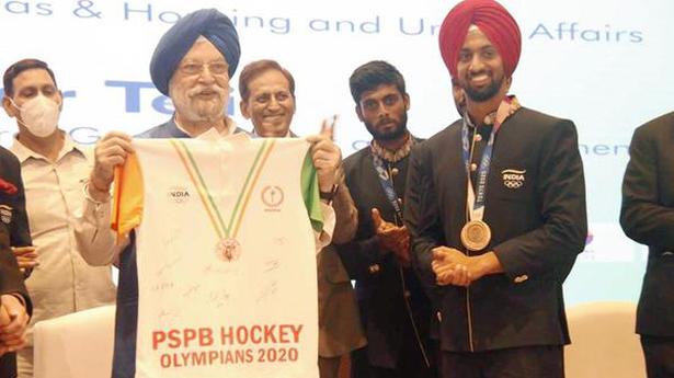 PSPB honours its hockey heroes