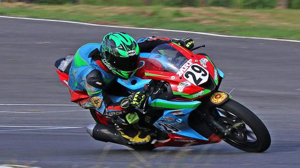 Alwin takes pole in Novice category
