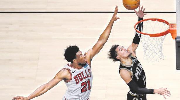 NBA | Young carries Hawks past Bulls
