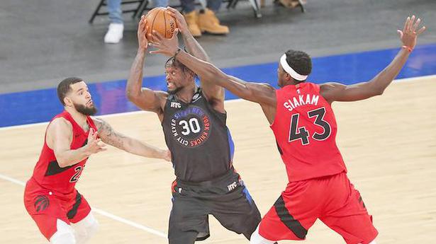 NBA | Randle steers New York Knicks to ninth straight win