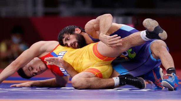 Tokyo Olympics | Ravi Dahiya makes confident start, enters wrestling quarterfinals