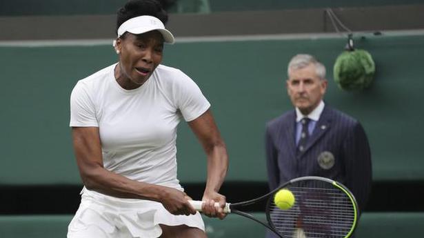 Venus follows Serena out of Wimbledon