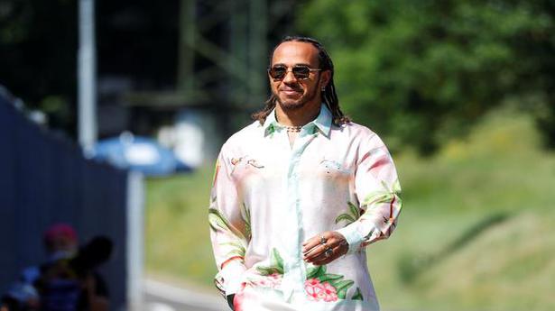 Hamilton says thrilling season convinced him to stay in F1